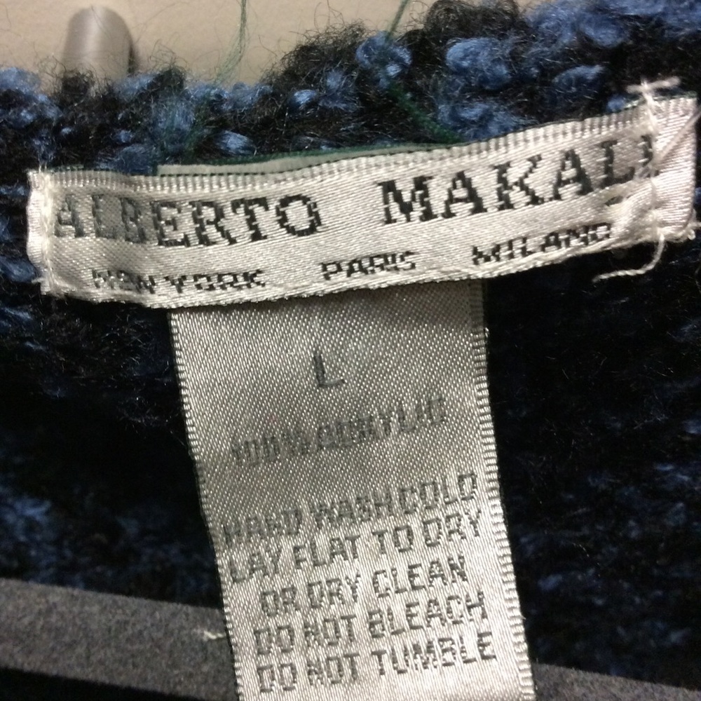 Sweater - Picture 5 of 5